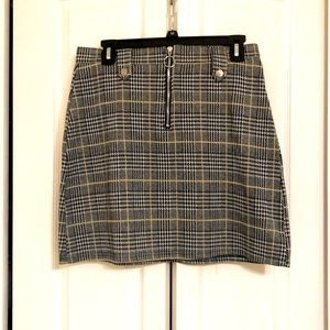 Plaid Mini Skirt 💛🖤 Clueless vibes